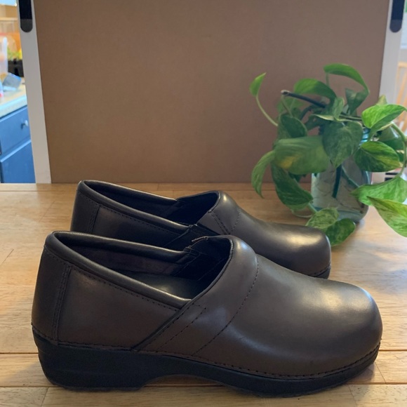L.L. Bean Shoes - L.L. Bean Leather Slip On Brown Clogs Shoes 8.5